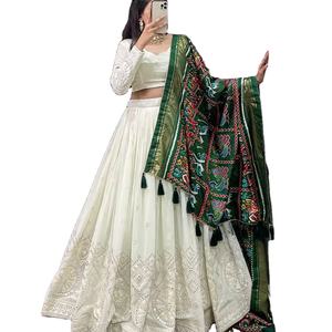 Último diseñador Faux Georgette bordado Patola trabajo impreso Lehenga Choli por Fab Zone - Product Image 1