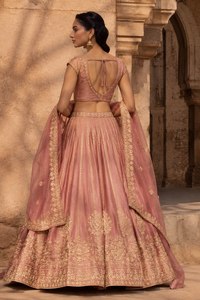 Conjunto de Lehenga Choli Rosa con Lentejuelas Bordadas, Traje de Boda de Seda Elegante con Dupatta de Tela para Mujer - Product Image 3