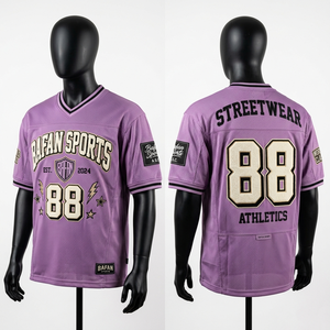 Maillot de football en polyester premium 260 GSM, maille rose et noire, panneaux aux manches, évacuation de l'humidité, sublimation, twill, personnalisable pour équipe. - Product Image 2