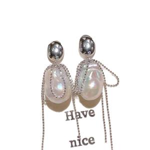 Pendientes de Borla Plateados de Moda para el Principio del Verano, Diseño Único y Elegante que te Hace Lucir Más Delgada, Joyería de Perlas Elegante - Product Image 2