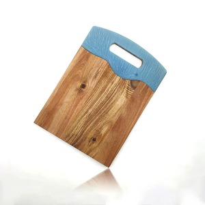Planche à découper en bois naturel 100% personnalisable en taille, pour accessoires de cuisine et utilisation alimentaire, pour couper les légumes - Product Image 4