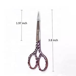 Coupe-ongles en acier inoxydable à lame tranchante, manche imprimé léopard, outils de beauté pour le soin des ongles, design perforé pour adultes, nail art - Product Image 4
