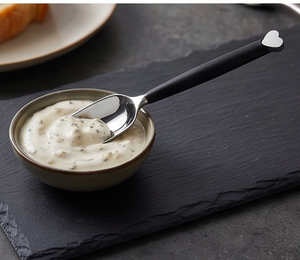 Juego de cuchillos para queso modernos de acero inoxidable con mangos negros, herramientas metálicas duraderas para servir queso y uso en restaurantes. - Product Image 5