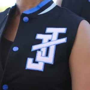 Chaleco Varsity para Mujer Jack and Jill con Parche de Chenilla, Botones a Presión, Sin Mangas, Informal, a la Moda, Prenda Exterior Femenina - Product Image 6