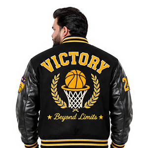 Veste universitaire unisexe verte crème avec logo jaune et numéro brodés en chenille, design décontracté, personnalisable avec logo. - Product Image 6