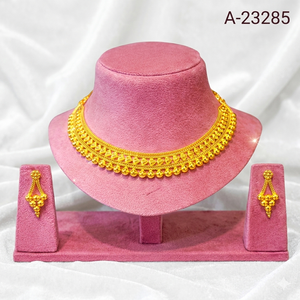 ชุดสร้อยคอและต่างหูชุบทอง 24K สำหรับผู้หญิง ดีไซน์หยดน้ำคลาสสิก เครื่องประดับโลหะผสมสังกะสี A-23285 - Product Image 1