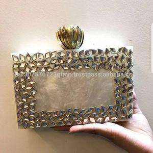 Peinture sur résine écologique peinte à la main, personnalisée pour femme, tendance, pour mariage ou fête, par HANNAN HANDICRAFT - Product Image 4