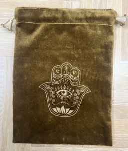 Bolsa de terciopelo para Tarot Altar Soft Humsa Hand Potli Golden Rune Gift Crystal Jewelry Wrap Bags para Precious By Indian Consigners - Product Image 4