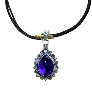 Colgantes de Plata de Ley 925 con Gema de Amatista Natural Unisex con Engaste de Bisel y Corte en Forma de Pera, Venta al por Mayor para Fiestas - Product Image 1