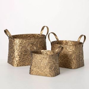 Spacious Iron Planter Traditional Design Hand Carved Finish Durable for Growing Herbs and Flowers in Attractive Style - Product Image 6