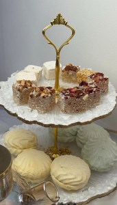 แท่นวางเค้กเรซิ่นทันสมัยสำหรับตกแต่งขนมคัพเค้กและของหวาน - Product Image 3