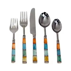 Ensemble de couverts élégants avec manches en résine, plaqués or, résistants à la rouille, pour les mariages, les hôtels, les restaurants et la décoration de table - Product Image 2