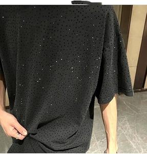 เสื้อยืดโอเวอร์ไซส์ประดับเพชรเทียมสำหรับผู้ชาย สไตล์สตรีทแวร์ ผ้าฝ้ายวิบวับ ขายส่ง รับผลิตแบบ OEM - Product Image 3