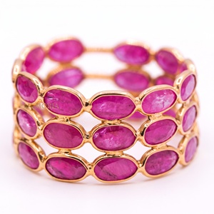 Anillo de Eternidad con Tres Filas de Rubíes Naturales Ovalados en Oro Amarillo Sólido de 18K, Joyería Fina, Memoria Jewels, Venta al Por Mayor - Product Image 1