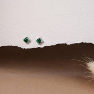 Pendientes de Esmeralda Genuina de 0.31 Ct, Esmeralda Real de Laboratorio, Plata de Ley, Joyería de Esmeralda, Regalos de Aniversario y Cumpleaños para Ella - Product Image 3