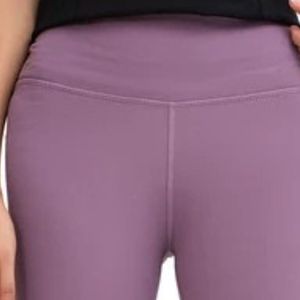 Shorts Deportivos de Cintura Alta Color Lavanda para Mujer, Ajustados y Elásticos, Hasta la Rodilla, para Yoga, Ejercicio, Running y Fitness - Product Image 2