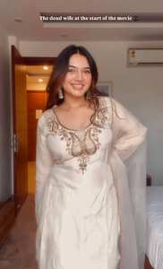 ชุดคุร์ตีผ้าไหมโรมันเนื้อหนา พร้อมงานปักลายดิ้นและเลื่อม ประดับด้วยกางเกงเข้าชุด และผ้าคลุมไหล่ผ้าออร์แกนซาลูกไม้แฟนซี ชุดสำหรับผู้หญิงสไตล์ชาติพันธุ์ - Product Image 6