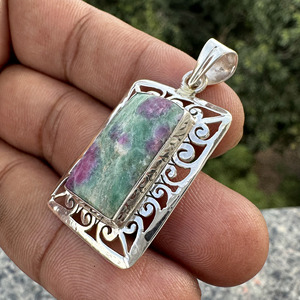Wholesale Natural <b>Ruby</b> Fuchsite Gemstone Pendant 925 Sterling Silver Rectangle Filigree Frame Charm Pendant Jewelry for Women - Product Image 2