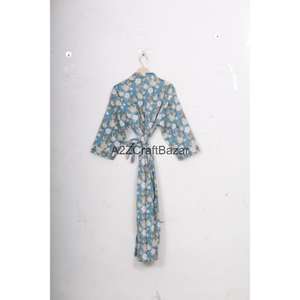 Suavidad: Kimono 100% algodón con cuello en V, diseño sencillo y estampado floral para uso casual y diario. - Product Image 1