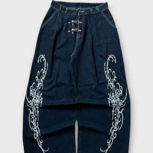 Vaqueros rectos vintage de algodón para hombre, estilo urbano personalizado, de pierna ancha, con hebilla metálica, estampado artesanal, personalizables - Product Image 6