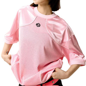 Jersey de Fútbol Americano Rosa Ligero de Malla con MOQ Bajo, Estilo Oversize Urbano, Ropa Personalizada para Equipos de Fútbol, Suministro OEM para Pedidos al por Mayor - Product Image 4