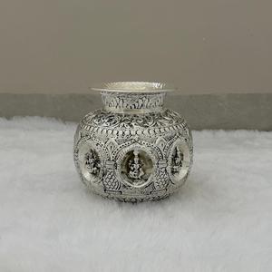 Estatuilla Pequeña de Ashtalakshmi Kalash con Tallado Fino - Product Image 3