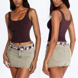 Nueva llegada: Sujetadores deportivos transpirables con cuello cuadrado, tops tipo racerback, camisetas sin mangas casuales de secado rápido para mujer, hechas en Bangladesh. - Product Image 4