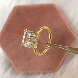 Cautivador Anillo de Compromiso Solitario con Diamante Blanco Corte Asscher, con Doble Garra, Piedra Única, Joyería de Oro Sólido - Product Image 4
