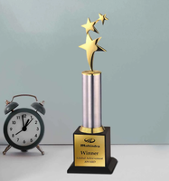 Trophée Mahindra avec trois étoiles gravées, impression UV, plaque métallique portable pour récompense mondiale du vainqueur, design durable