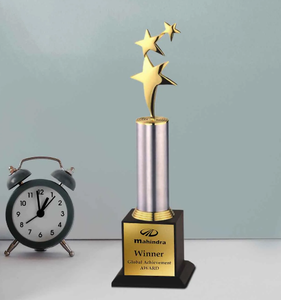 Trofeo Mahindra con Tres Estrellas Grabadas con Impresión UV, Placa Metálica Portátil para Premios Globales, Diseño Duradero - Product Image 1