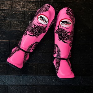 Proveedor pakistaní OEM, protectores de espinilla profesionales Twins, amarillos, de cuero auténtico, para entrenamiento de Muay Thai, protección de piernas, protectores de espinilla para kickboxing - Product Image 4