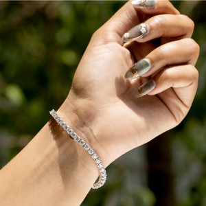 Bracelet tennis luxueux en argent sterling avec pierres rondes brillantes, bijoux élégants pour femmes, cadeau idéal pour toutes les occasions. - Product Image 5