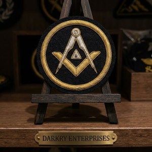 Parche de insignia personalizado hecho a mano con hilo de oro, compás masónico, letra G, corona, emblema de terciopelo azul para blazer, parche de uniforme. - Product Image 6