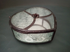 Artisan Design Heart-Shaped Glass Jewelry <b>Box</b> <b>Floral</b> Pattern Metal Frame Decorative Storage Organizer for Necklaces Rings Model - Product Image 5