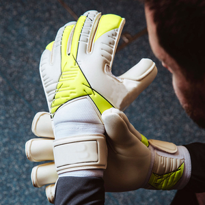 Football Goalkeeper Gloves Full Finger Latex Non-Slip Breathable Adjustable Wrist <b>Strap</b> Unisex Powerful Catch Finger Thumb - Product Image 4
