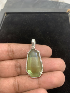 Joyería de plata alemana con piedras preciosas para mujer, forma ovalada, mejor precio, amatista verde de cristal, estilo único, piedra tallada, hecha a mano. - Product Image 3