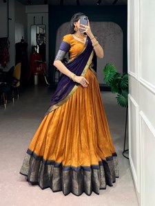 Conjunto de Lehenga y Blusa Estilo Fiesta Dola Chex de Aspecto Tradicional, Listo para Bodas, con Dupatta - Product Image 5