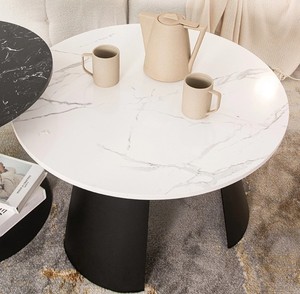 Table basse ronde contemporaine avec plateau en bois et base noire élégante - Product Image 1
