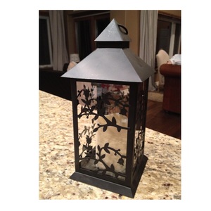 Lanterne en fer durable pour une ambiance décorative et une présentation élégante de bougies, conçue pour un usage domestique quotidien et festif. - Product Image 6