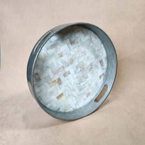Plateau de service rond en nacre incrustée, cadre métallique fait main, assiette décorative bohème pour la maison et les fêtes - Product Image 2