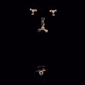 ชุดเครื่องประดับเพชรประกายทองคำ 9K โรสโกลด์ ชุดเพชรโกลเด้นไตรโกลว์ ชุดเครื่องประดับเซเลสเต ออโรร่า ทริปเปิลสปาร์ค - Product Image 1