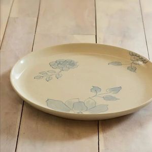 Elegante Piatto da Cena Rotondo in Ceramica Stampata Bianco Sporco, Diametro 25 cm, per Ogni Pasto - Product Image 5