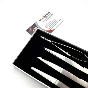 Pince à épiler professionnelle en satin argenté mat, logo personnalisé, écologique, en acier inoxydable, pointes biseautées et pointues, ciseaux à ressort - Product Image 5