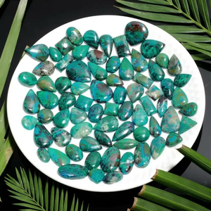 Elegante Cristal de Crisocola Pulido y Liso, Joyería de Estilo Bohemio, Gema Natural Azul Verde, Diseño Artesanal Hecho a Mano - Product Image 1