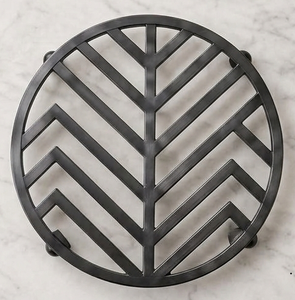 Posavasos Redondo de Hierro Negro Resistente al Calor con Patas Esféricas, Tapete Moderno para Mesa de Cocina para Platos Calientes - Product Image 3