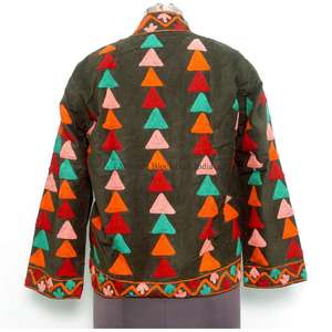 เสื้อแจ็คเก็ตคอทริซขายดีที่สุด ผ้าถักนิตติ้ง 100% ผ้าฝ้าย ปักลายดอกไม้ เป็นมิตรกับสิ่งแวดล้อม ระบายอากาศได้ดี เหมาะสำหรับฤดูหนาวสำหรับผู้หญิง - Product Image 5