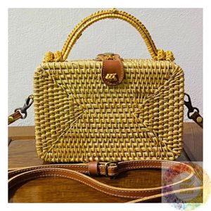 Sac de plage en rotin fait main, sac d'été en paille tressée naturelle, sac à main de vacances, accessoire de mode décontracté pour femmes voyageuses - Product Image 6