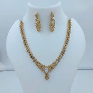 Ensemble de bijoux raffinés JeweleMarket 10575665DGR, magnifique collier en pierres de cristal et zircon autrichien, pour mariage ou cadeau - Product Image 1