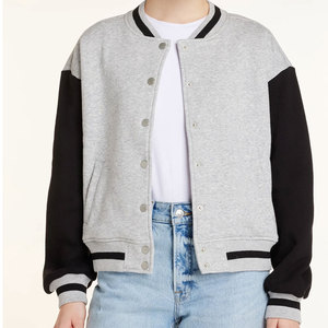 Chaqueta Varsity Unisex Gris y Negra con Bloques de Color, Cierre de Botones, Cuello Camisero, Corte Regular, Poliéster y Algodón, Ropa Casual de Otoño - Product Image 4