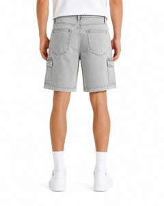 Pantalones cortos cargo de mezclilla gris claro para hombre, corte relajado, estilo utilitario, casual, streetwear, con múltiples bolsillos, para verano, mezclilla lavada - Product Image 4